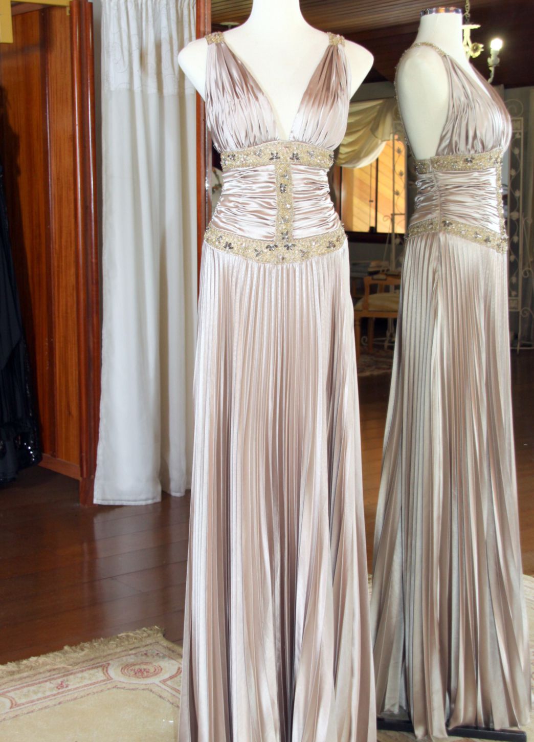 Vestidos para Mães, Madrinhas e Moda Festas - 727 - Hipnose Alta Costura e Spa para Noivas e Noivos - Campinas - SP Vestido de Festa para Mães, Vestido de Festa para Madrinhas, Vestido de Festa para Formatura, Hipnose Alta Costura