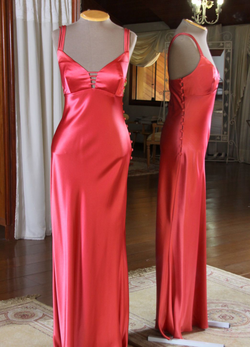 Vestidos para Mães, Madrinhas e Moda Festas - 730 - Hipnose Alta Costura e Spa para Noivas e Noivos - Campinas - SP Vestido de Festa para Mães, Vestido de Festa para Madrinhas, Vestido de Festa para Formatura, Hipnose Alta Costura