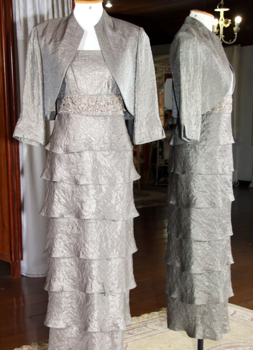 Vestidos para Mães, Madrinhas e Moda Festas - 740 - Hipnose Alta Costura e Spa para Noivas e Noivos - Campinas - SP Vestido de Festa para Mães, Vestido de Festa para Madrinhas, Vestido de Festa para Formatura, Hipnose Alta Costura