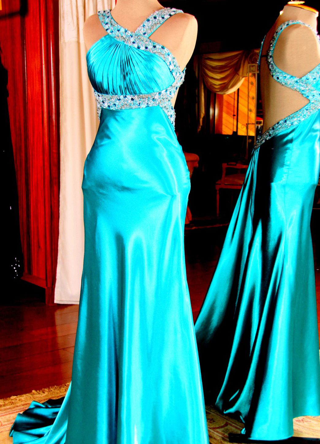 Vestidos para Mães, Madrinhas e Moda Festas - 749 - Hipnose Alta Costura e Spa para Noivas e Noivos - Campinas - SP Vestido de Festa para Mães, Vestido de Festa para Madrinhas, Vestido de Festa para Formatura, Hipnose Alta Costura