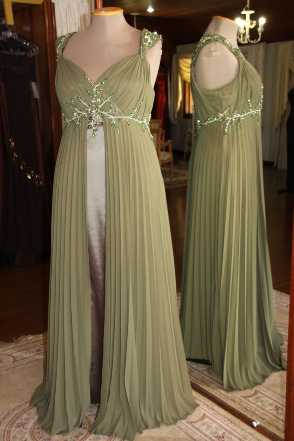 Vestidos para Mães, Madrinhas e Moda Festas - 751 - Hipnose Alta Costura e Spa para Noivas e Noivos - Campinas - SP Vestido de Festa para Mães, Vestido de Festa para Madrinhas, Vestido de Festa para Formatura, Hipnose Alta Costura