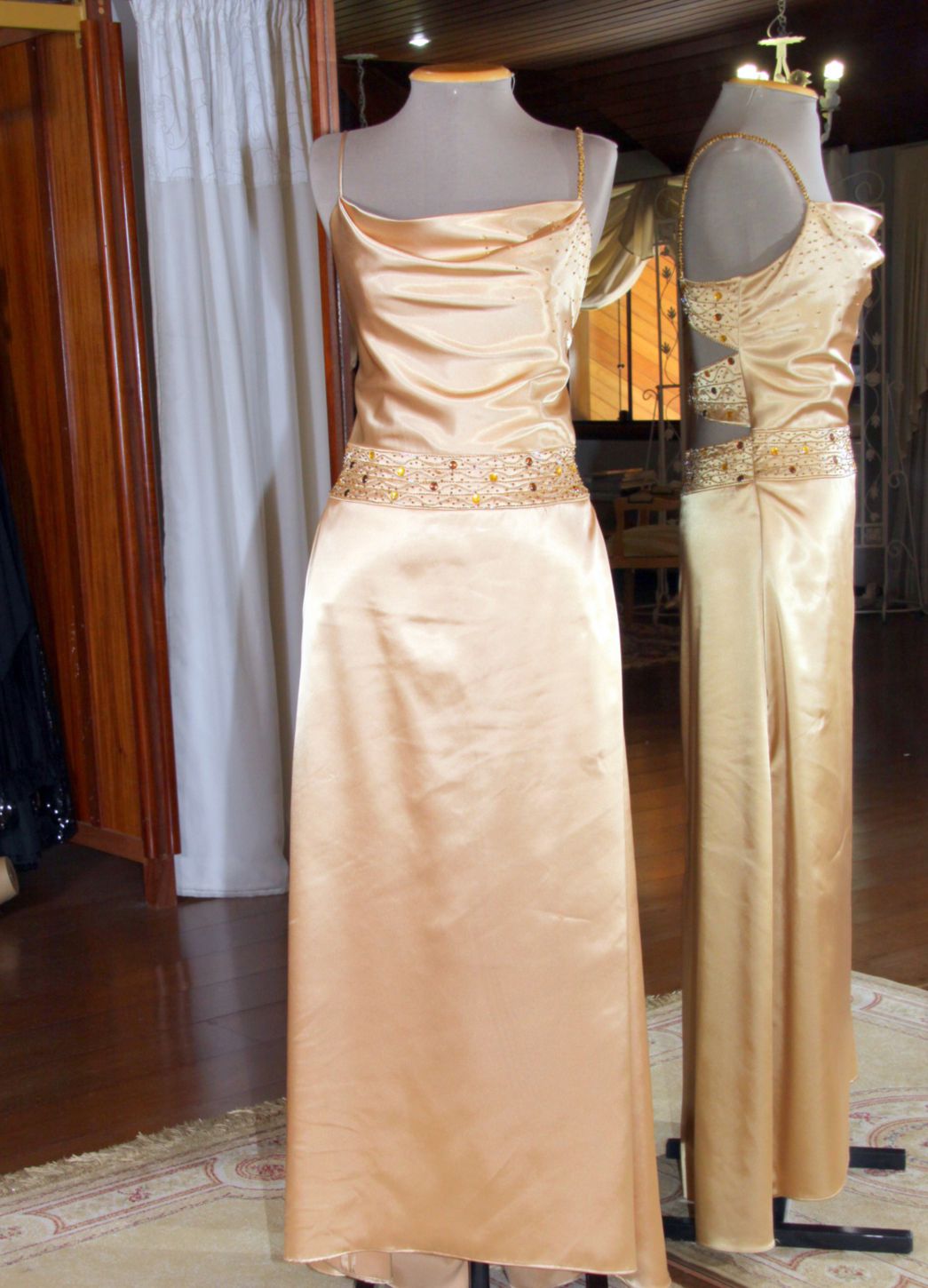 Vestidos para Mães, Madrinhas e Moda Festas - 773 - Hipnose Alta Costura e Spa para Noivas e Noivos - Campinas - SP Vestido de Festa para Mães, Vestido de Festa para Madrinhas, Vestido de Festa para Formatura, Hipnose Alta Costura